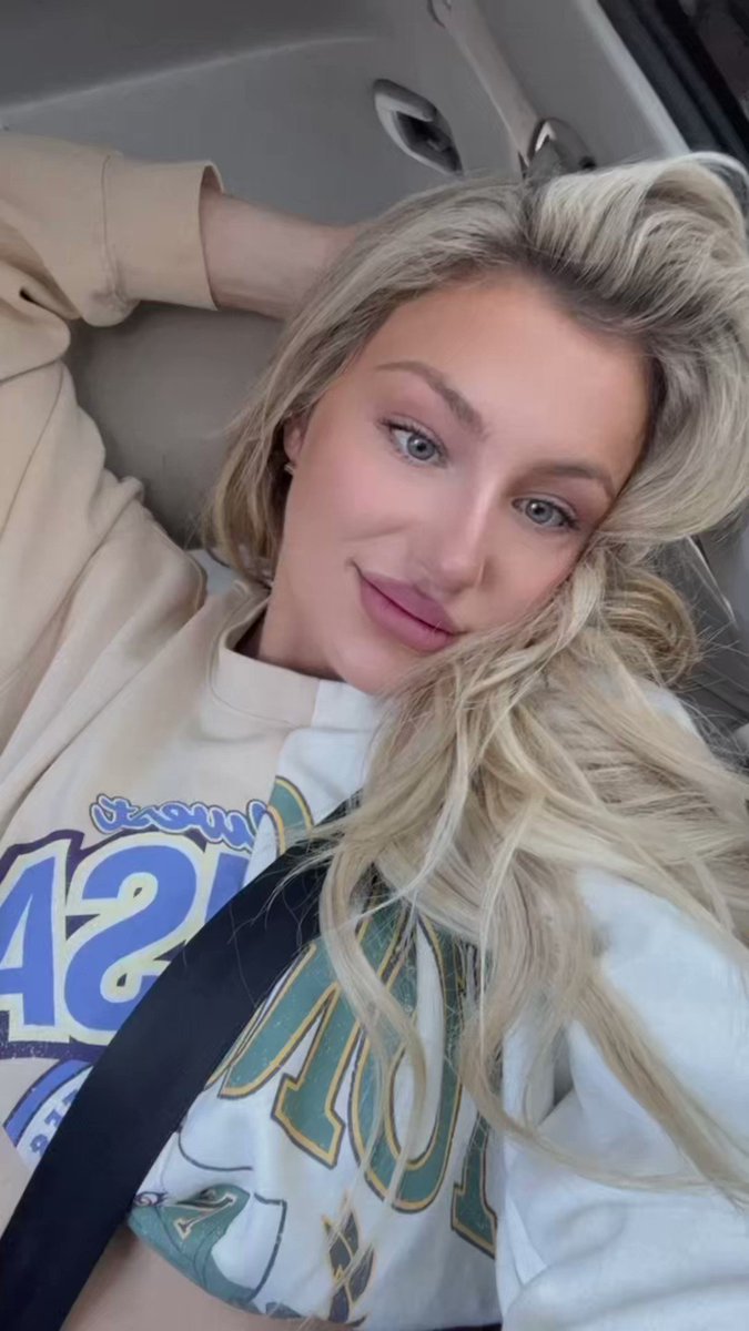 Taylor Skully on Twitter: “Forgot to brush my hair this morning 😁”