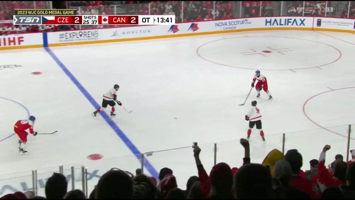 DYLAN GUENTHER GOLDEN GOAL FOR TEAM CANADA! 