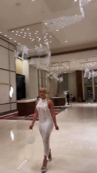 AVN Went something like this 😍 All white body looking like milk 💦🍼😘 https://t.co/Zi1FIC6cpK