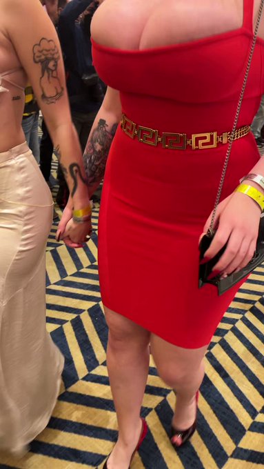 Wifey ?
@abigaiil_morris 
@avnawards https://t.co/KFVSAwaPPL