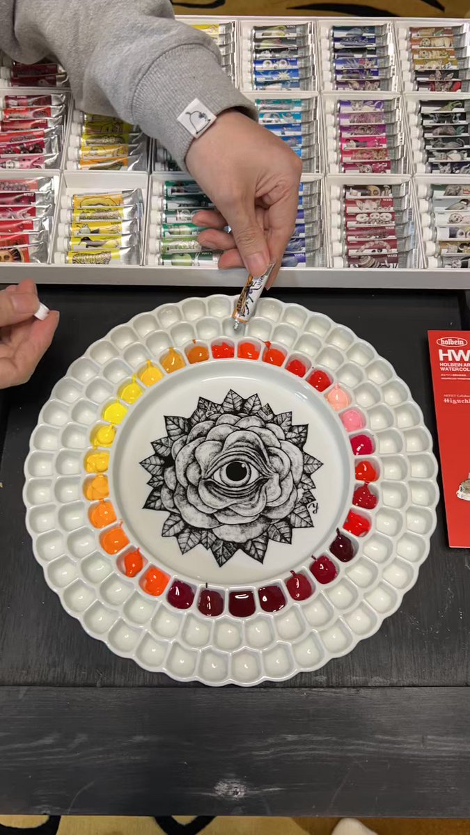 ヒグチユウコ×ホルベイン 華々しい コラボアイテム 絵具皿 108色 ヒグチユウコ×ホルベイン 華々しい コラボアイテム 絵具皿 108色
