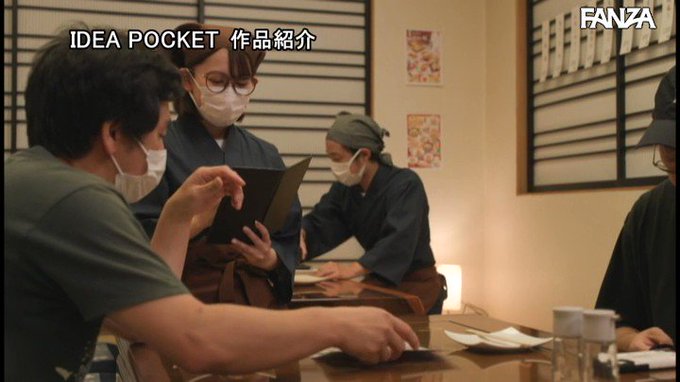 バイト場の口うるさくて大嫌いな先輩オタク女子を脱がしたら… ぷるんぷるん巨乳おっぱいボディで、僕は理性をなくし雪崩れ込むようにむしゃぶり突いた… 梓ヒカリ https://t.co/rxeohzoz2x