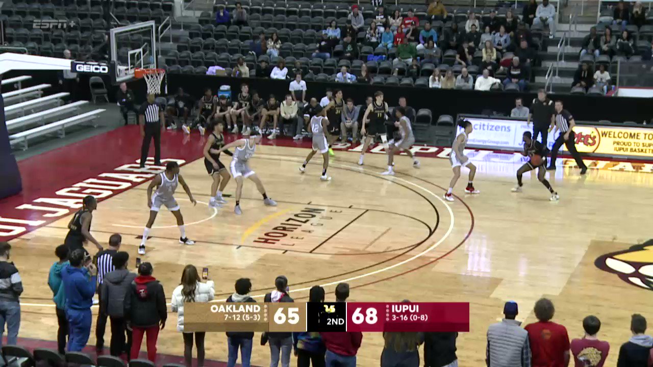 NCAA Buzzer Beaters & Game Winners (NCAABuzzerBters) / Twitter