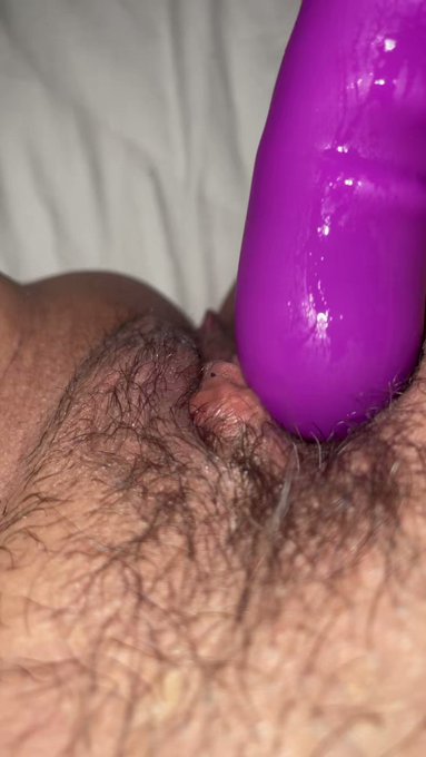 Where my hairy pussy lovers ?? https://t.co/zQ9XdXZrX7 #bigclit #milfmature #hairypussy https://t.co