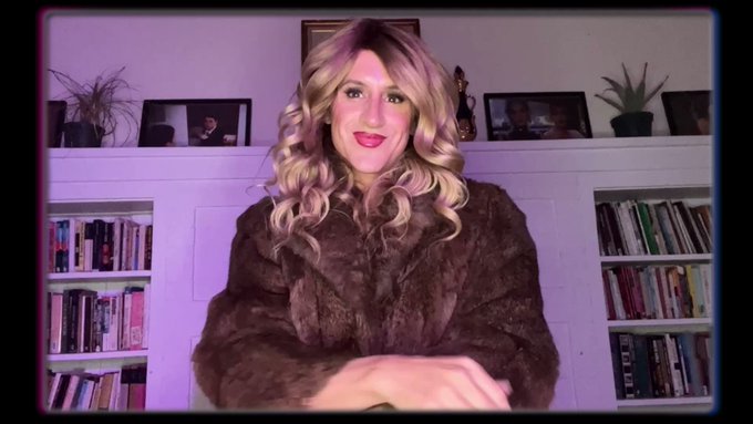 And now…a special episode of gay encouragement https://t.co/89J8BZpfC3 https://t.co/LQ1PSnfJyf