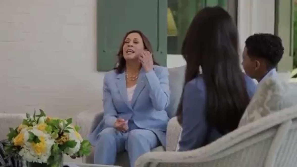 Read more about the article Please take a moment to reflect on how cringe Kamala Harris is.