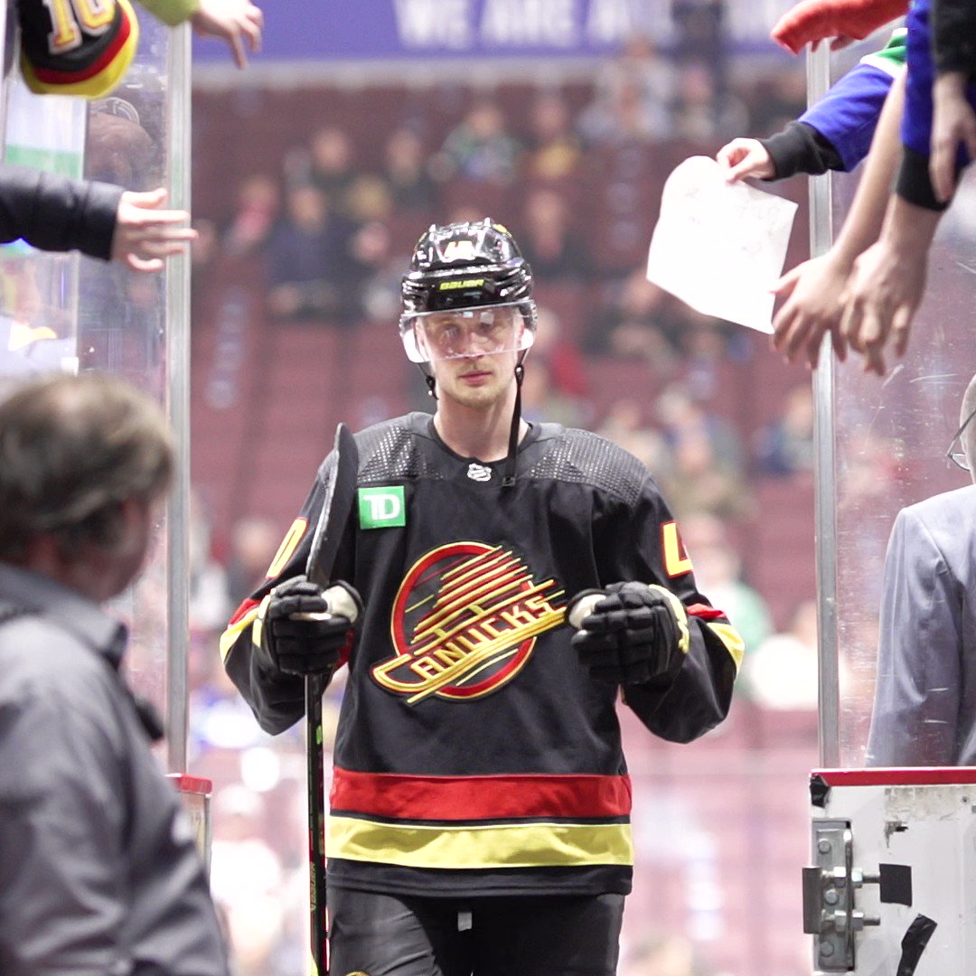 Vancouver canucks best sale jersey uk