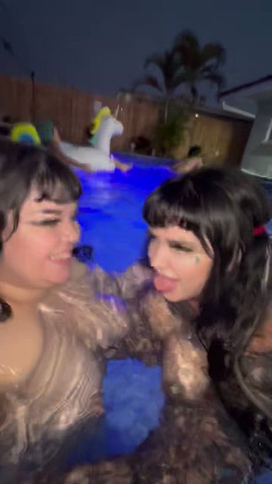 i need y’all to know this is what i’m rly like in person ???
very sexy & chill behavior ?
@stupidbratpiss2
