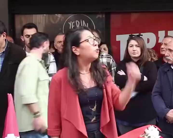 Seda ARSLAN on Twitter: "TİP Sözcüsü Sera Kadıgil: “Saray rejimini yıkacağız. Tıpış tıpış gidecekler.” Sera'nın seçim gecesi %55'e bakarken ki yüzünü ekranlarda lütfen gösterin ? https://t.co/vR61Wvl1P4" / Twitter
