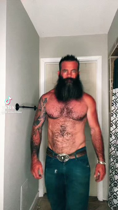 Tiktok banned this one. Why!?? I reposted. We will see how long it lasts. ?? https://t.co/zewJzIfKnU