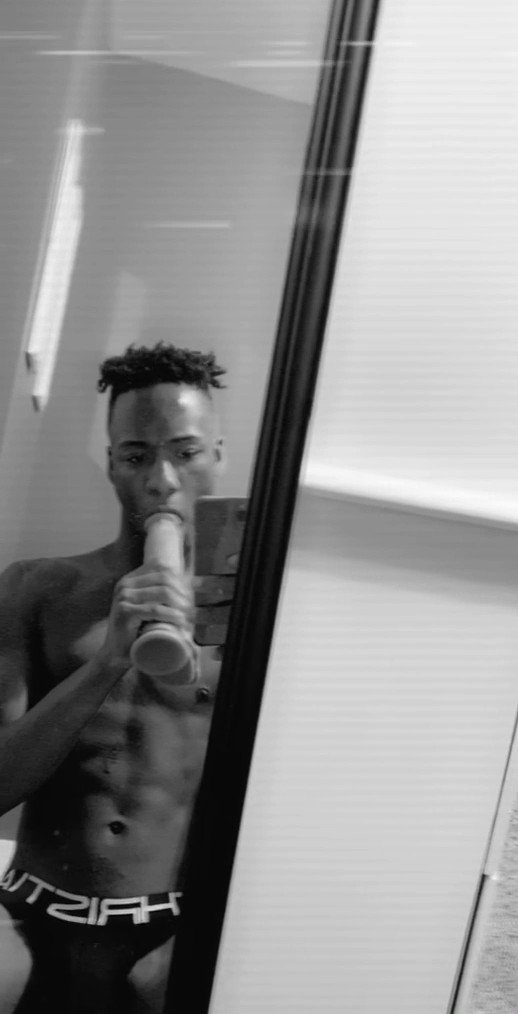 Black twink boy on Twitter "Someone plz feed me… I’m hungry 🤤 https//t.co/CJnEm2q6Su" / Twitter