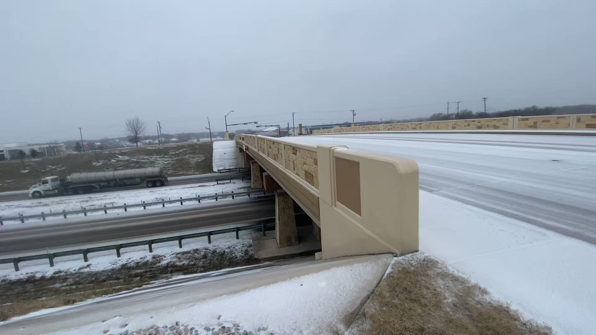 Reed Timmer, PhD on Twitter "Dangerous ice conditions on I20 just east