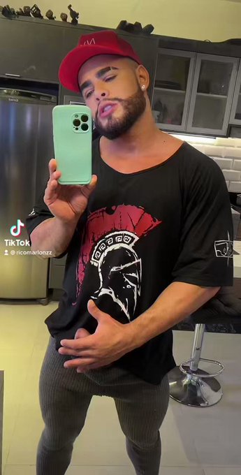 T?o grande qto teu ?? https://t.co/kQp7km5Nw4