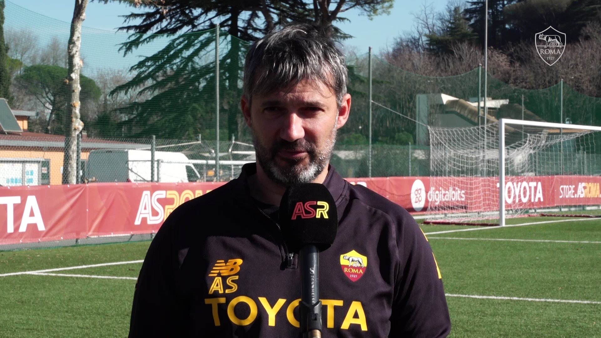 🎥 Il Como è una squadra difficile da affrontare, ha valori importanti e sta facendo un percorso in crescita”

L’intervista ad Alessandro Spugna alla vigilia del prossimo impegno

#ASRomaFemminile”