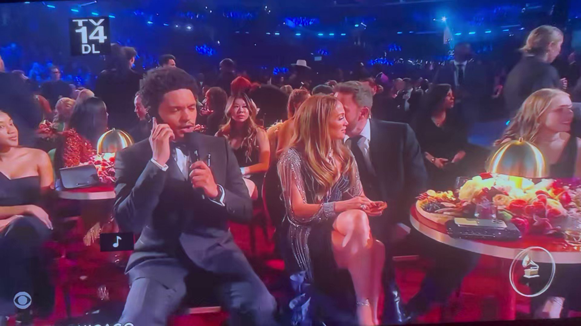 bravobabe-on-twitter-the-way-jlo-and-ben-didn-t-know-they-were-being
