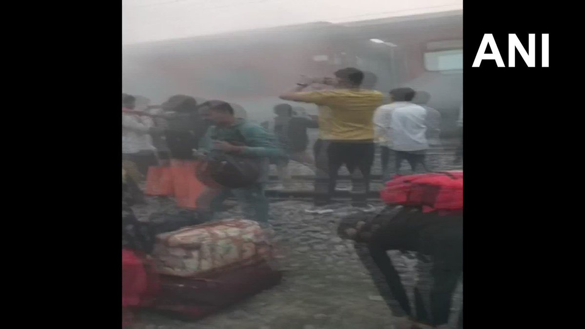 #WATCH | Bihar: Avadh Assam Express caught fire near Ramdayalu Railway Gumti in … #WATCH | Bihar: Avadh Assam Express caught fire near Ramdayalu Railway Gumti in …