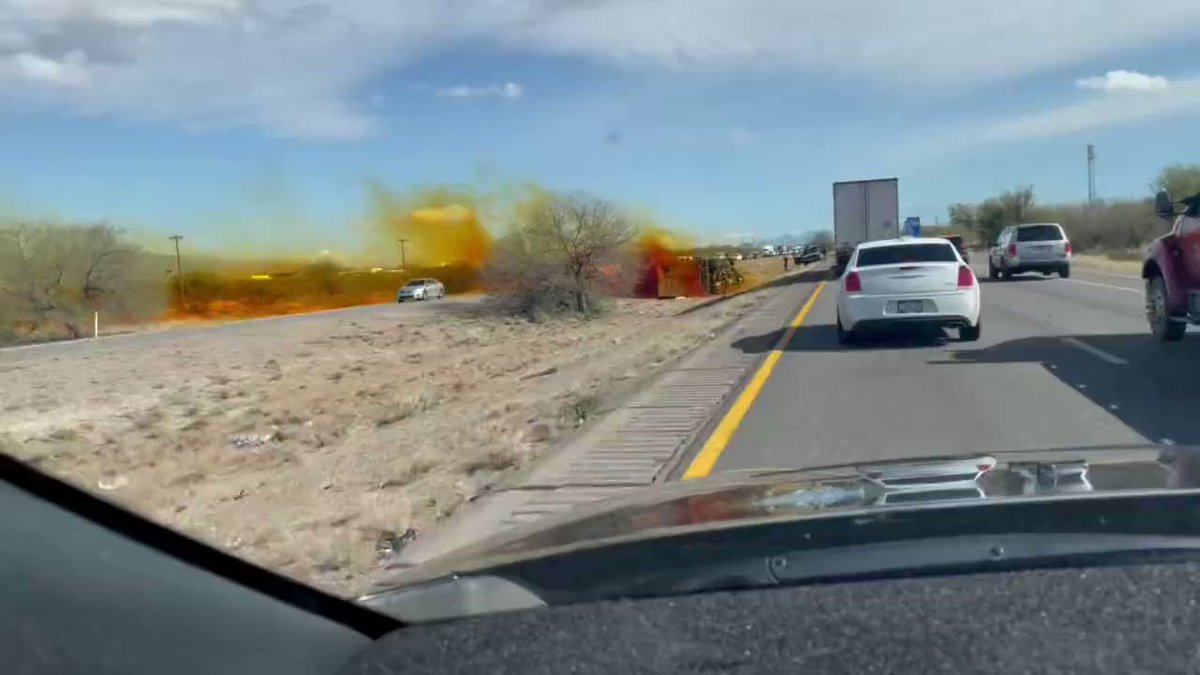 Read more about the article #UPDATE: New footage of truck carrying nitric acid a hazardous material overturn