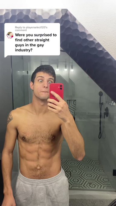 Was I surprised about straight guys being in the gay industry? ? https://t.co/Q35HUbfaaa
