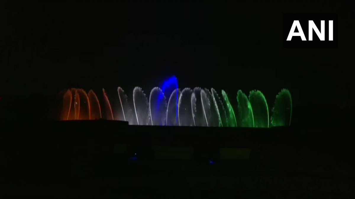 #WATCH | A musical fountain and light show was organised at Futala Lake in Nagpu… #WATCH | A musical fountain and light show was organised at Futala Lake in Nagpu…