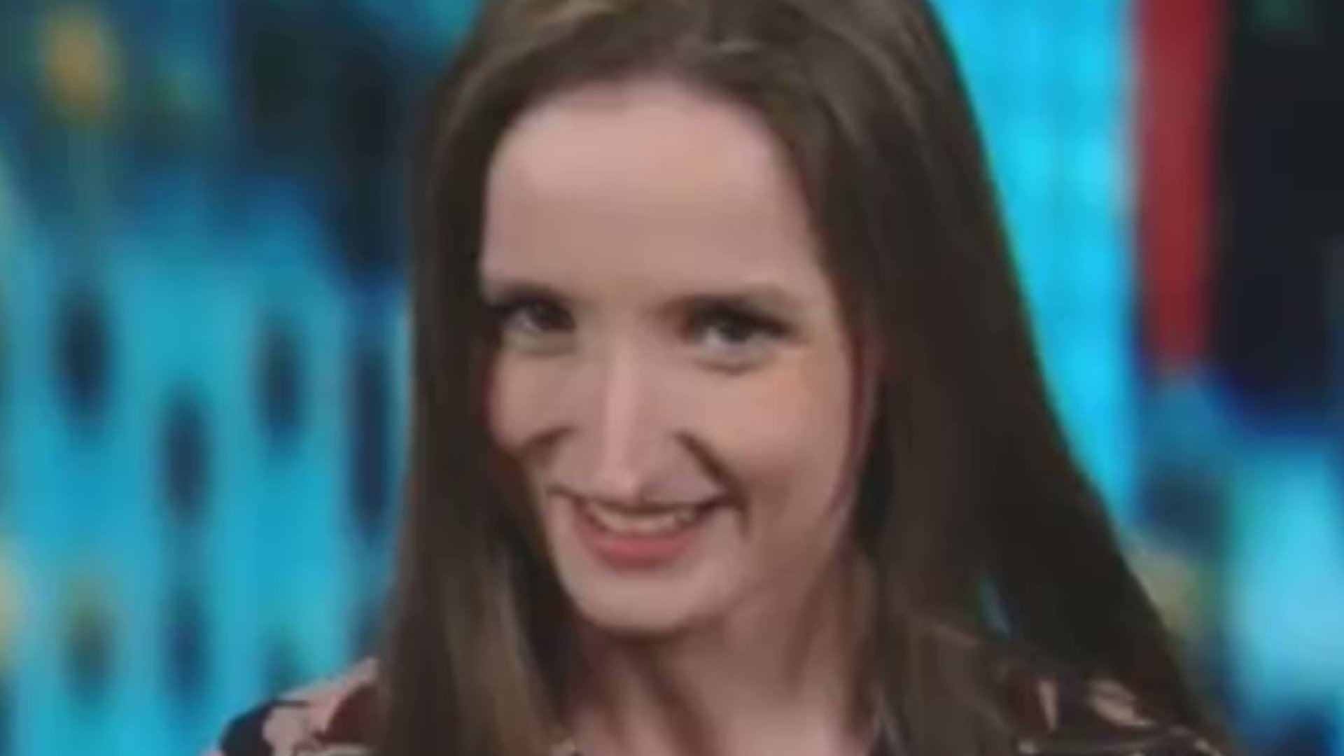redhen-on-twitter-jaycartere-alx-she-may-be-socially-awkward-but-i
