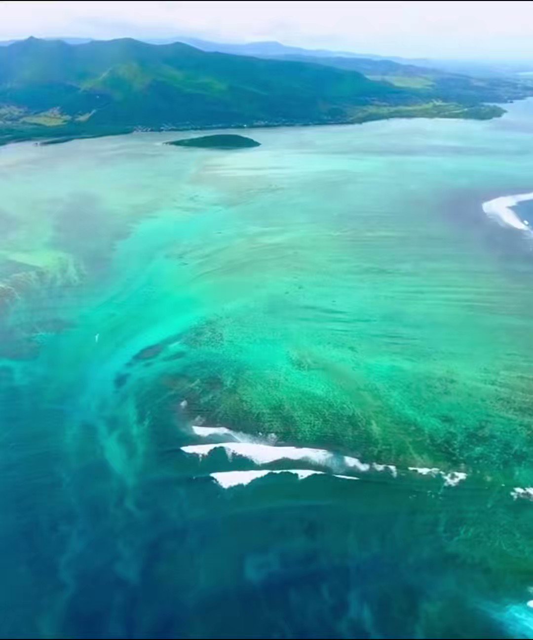 Подводный водопад Маврикий видео