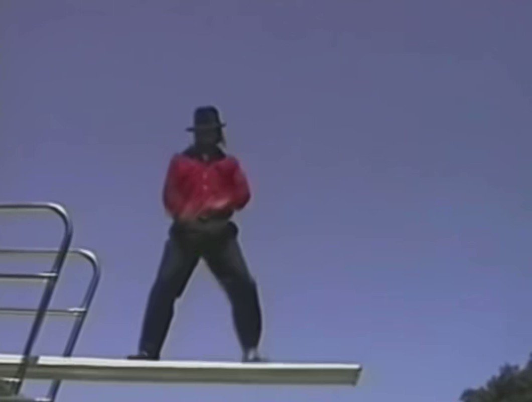 RT @historyinmemes: Macaulay Culkin pushes Michael Jackson off diving board, 1989 https://t.co/7S9pXlqN8z