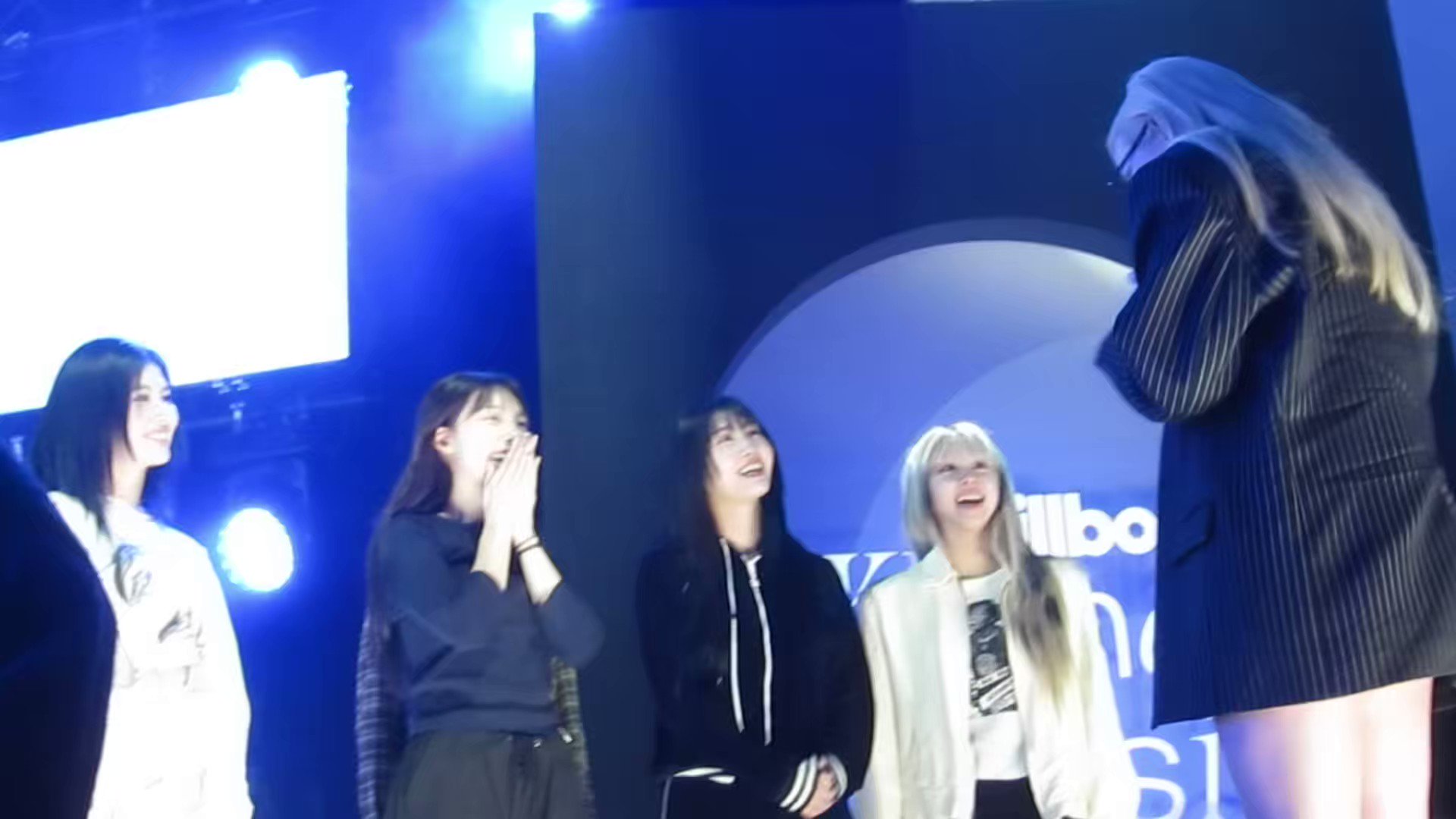 CHAEYOUNG GLOBAL on Twitter: "TWICE meeting Kim Petras on Billboard