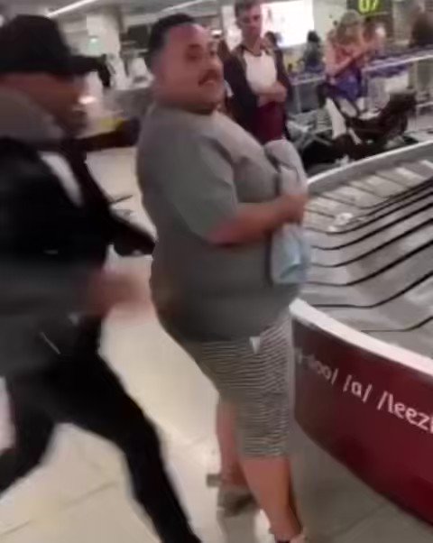 Bro fighting for his life 😂 https://t.co/afmrkoGyQD