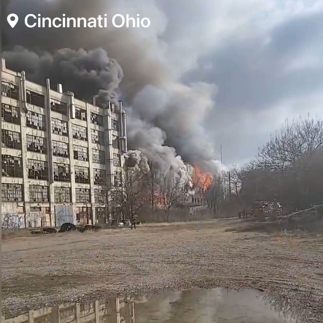 What in the World Is Going on in Ohio? FOURTH Massive Industrial Fire Hits State Since East Palestine Derailment _hd5Ugq8dsfFlNBN