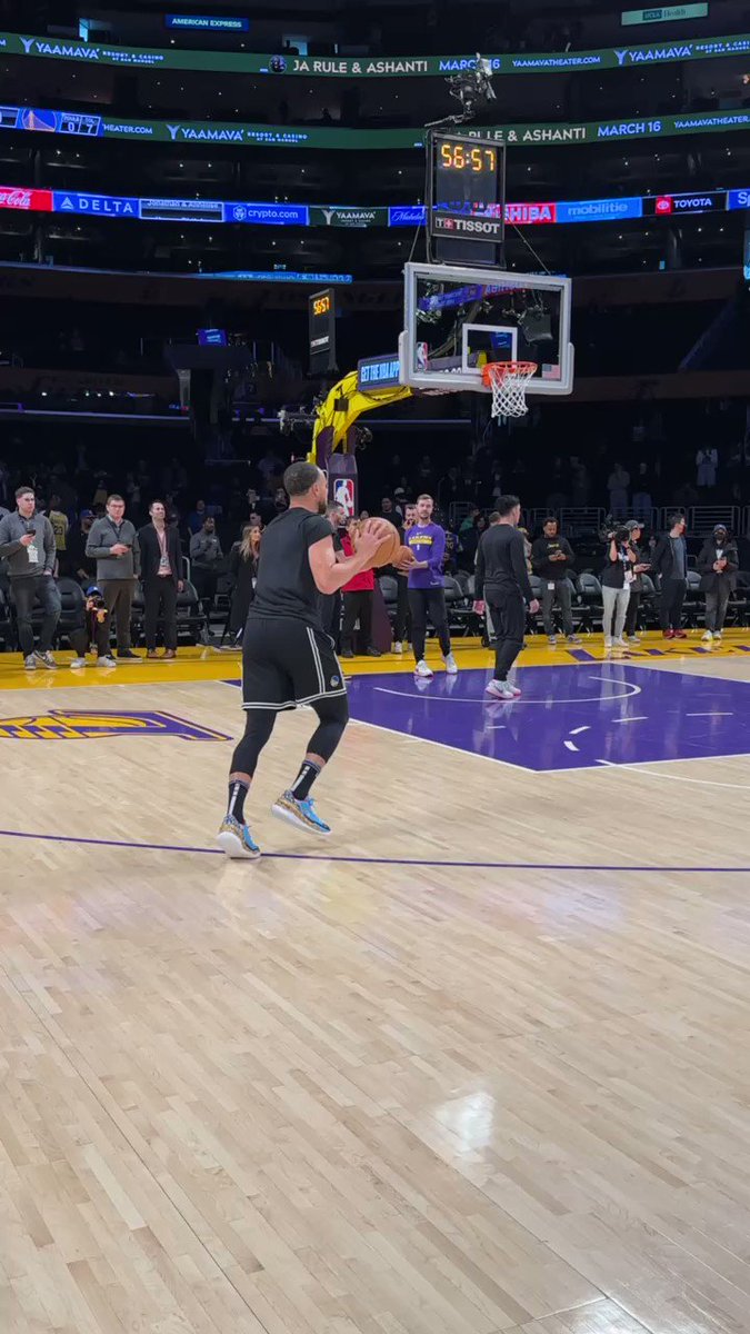 NBA on Twitter "Steph Curry plays basketball today 🗣️ LakersWarriors