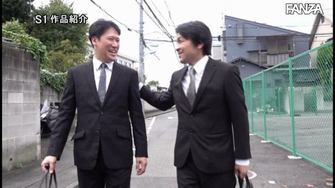 上司が出張で不在中、上司のJカップ妻とめちゃくちゃハメまくった3日間。 鷲尾めい https://t.co/LCFlxBPCTQ