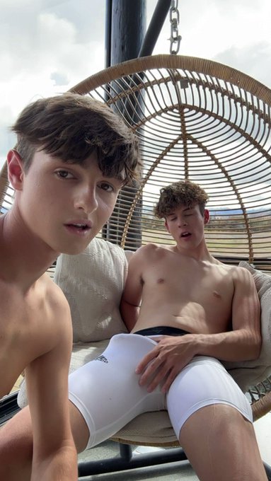 He‘s my daddy ?? 
.
.
https://t.co/Br39SCRMSc
.
.
#love #happy #gay #love https://t.co/nIOz3REsBy