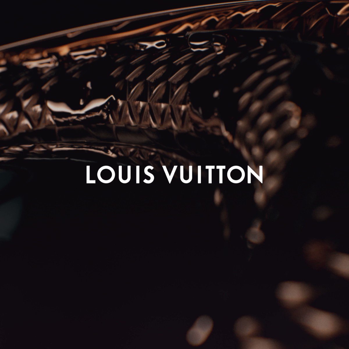 Louis Vuitton on X: High Watchmaking by #LouisVuitton. As a tribute to  Bian Lian, the art of face-changing of the Sichuan Opera, the new Tambour  Opera Automata features an on-demand artistic performance.