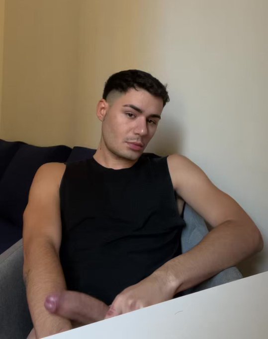 Imagine me cumming you off in your throat  ? https://t.co/kVH9eCMifB https://t.co/UnbPnijgqZ