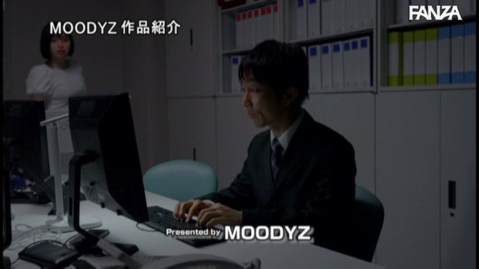 終電逃して同僚の部屋にお泊り ノーブラ部屋着に我慢できずコンドーム使いきるまでヤリまくった 石原希望 https://t.co/fwEcqBL8lV