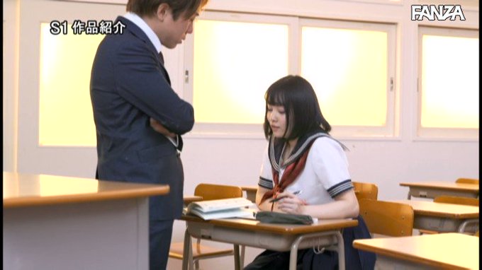 教師の僕は巨乳生徒のノーブラ誘惑に理性ふき飛び何度も彼女に吐精してしまう。 愛宝すず https://t.co/O7ssOnlylq