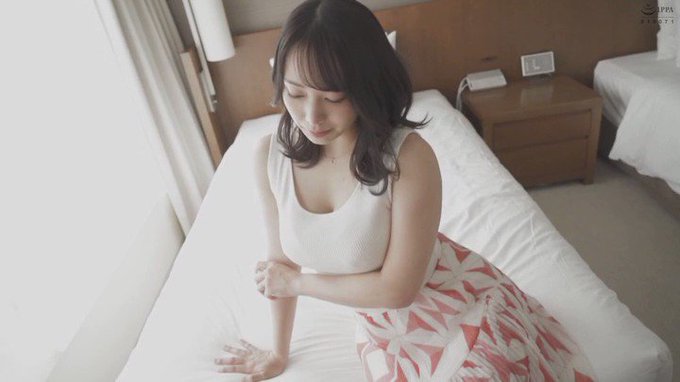 人妻の浮気心

人妻はマジでエロいんよ… 
https://t.co/OvQ0pG9WQK