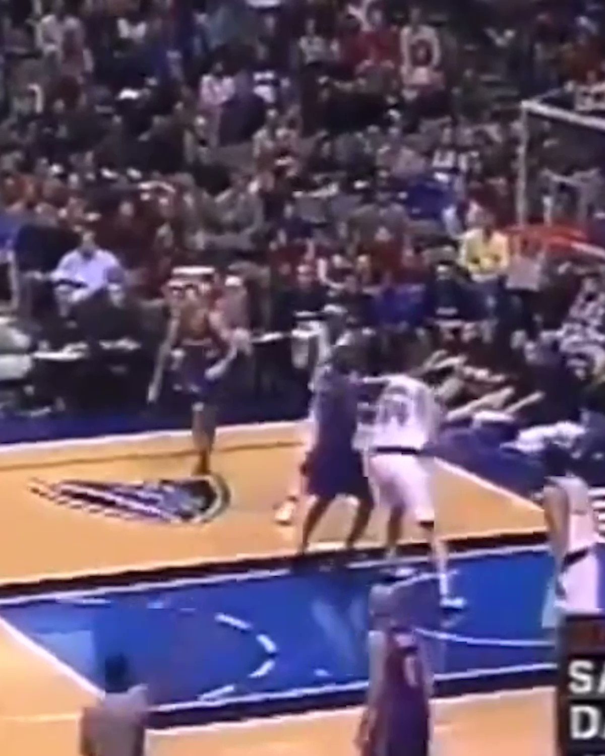Happy Birthday Hedo Turkoglu!

Throwback to his Kings days    