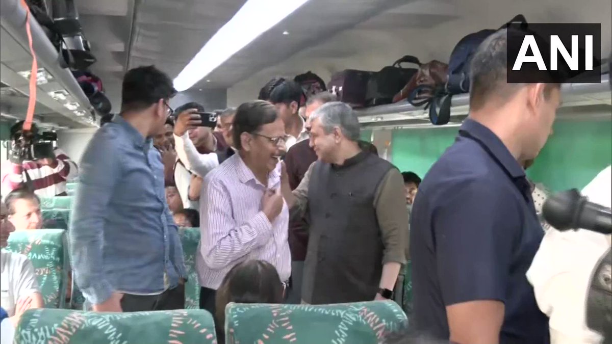 #WATCH | Railways Minister Ashwini Vaishnaw today travelled in New Delhi-Ajmer S…