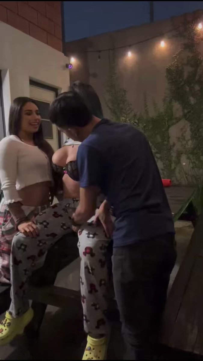 Morboos on X: Imagínate que vayas llegando a tu departamento y encuentres  a @mujerlunabella con una pareja apuntó de hacer cochinadas ❤️  t.coypr803frcC t.coKCmyZy6GXY t.cothKf4d8rST  X