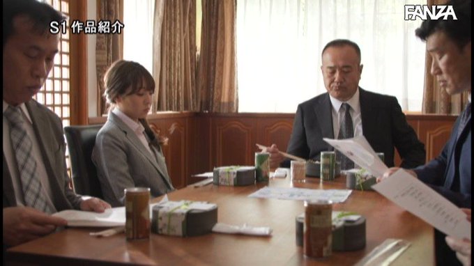 出張先で軽蔑している中年セクハラ上司とまさかの相部屋に…朝まで続く絶倫性交に不覚にも感じてしまったGカップ新入社員 天音まひな https://t.co/UzO4z11xmG