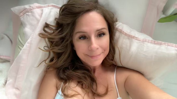 I see you looking 😜 https://t.co/4my9JBb5hP<a href="/tag/milf"class="tags"><span>#milf</span></a><a href="/tag/bigboob"class="tags"><span>#bigboob</span></a><a href="/tag/onlyfans"class="tags"><span>#onlyfans</span></a>