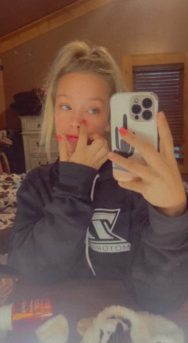 Skye TOP 0 01 On Twitter So I Don t EVER Post Without Makeup skye-top-0-01-on-twitter-so-i-don-t-ever-post-without-makeup