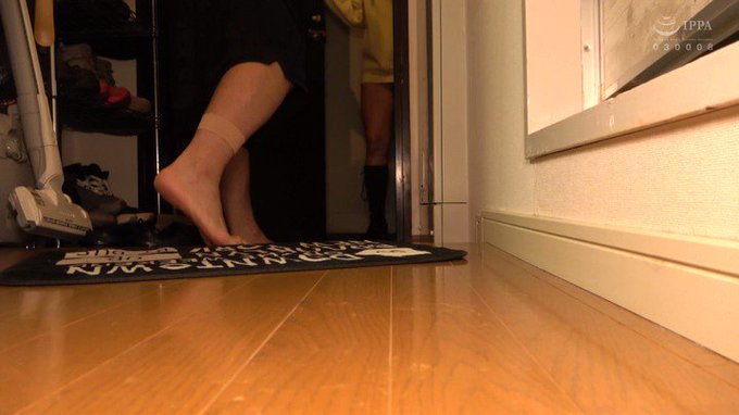 いちゃラブ宅飲み濃厚べろちゅう密着せっくちゅ 美波ももが彼女になった日 https://t.co/tQ0EqLAcvZ