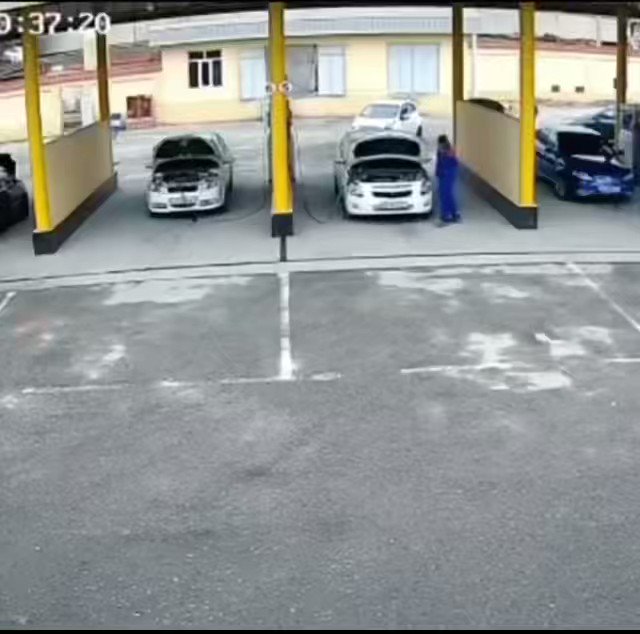 为自由而战天山剑客 on Twitter "中国新能源汽车 惊天一爆 China's junk electric car explodes