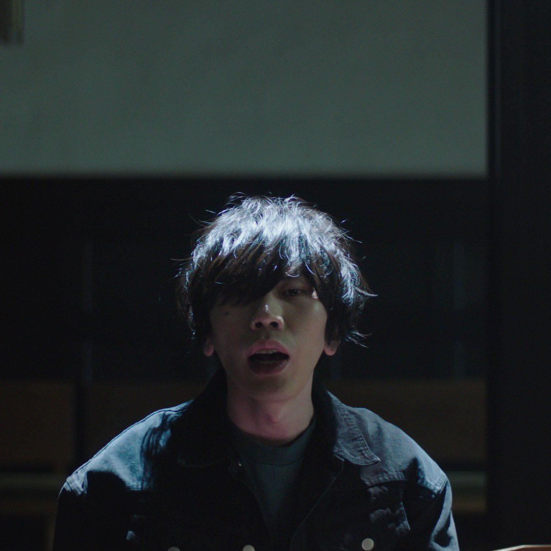 おめでとうございます。
何回観てもハイヒール👠の米津さんに❤を持っていかれるMVです。 