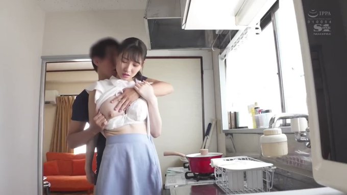 Iカップの山手梨愛を自宅に呼び出し2日間に渡ってベッドで、お風呂で、玄関で、ムラつく度に、本能のままに性欲をぶち撒けまくった完全自己満足S●Xの記録。⇒ https://t.co/KdCaEp15kR https://t.co/Wlxg0vavKm