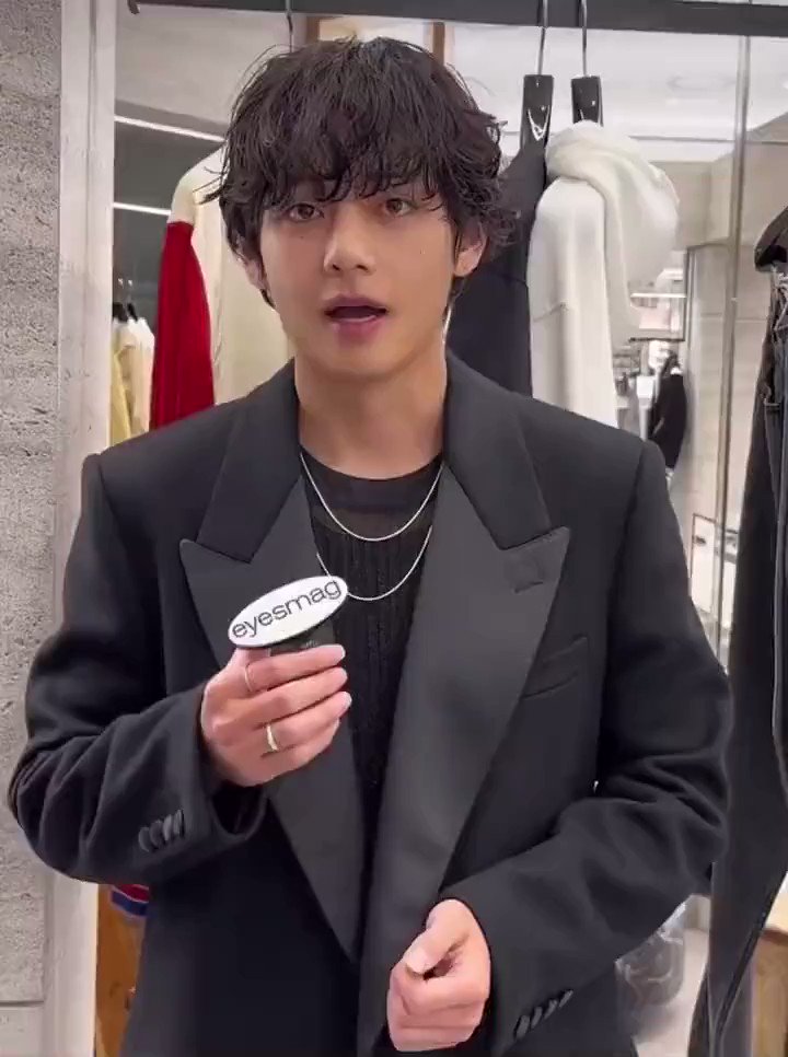 전웨스 on Twitter: "celine boy v im gonna eat you"