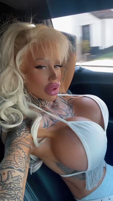 It cost a lot of money to look this cheap ? so come spoil your fav Bimbo queen https://t.co/GpL6SWCEz8