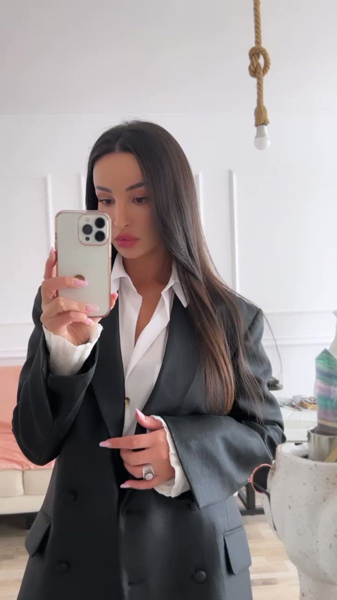 Model - ALYSSIA KENT play